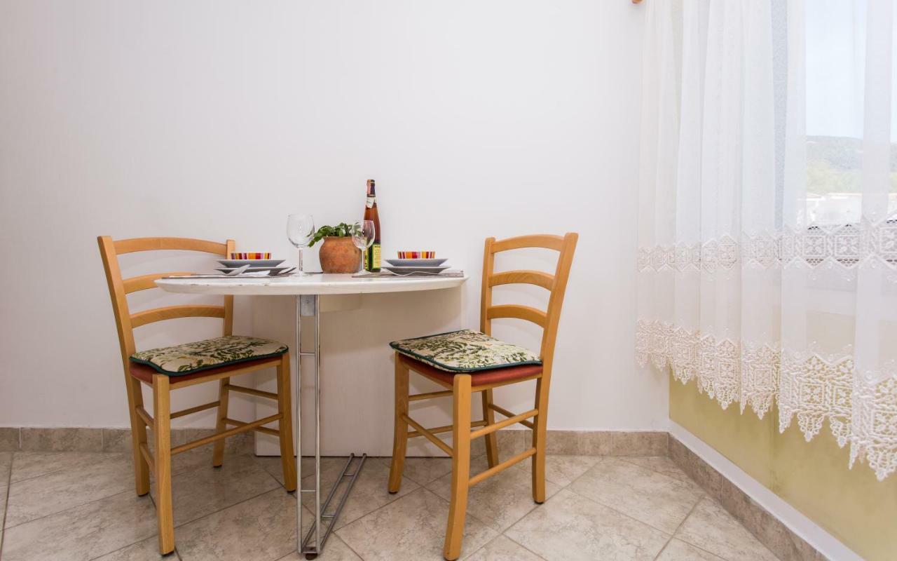 Apartments Luka Baška Eksteriør billede