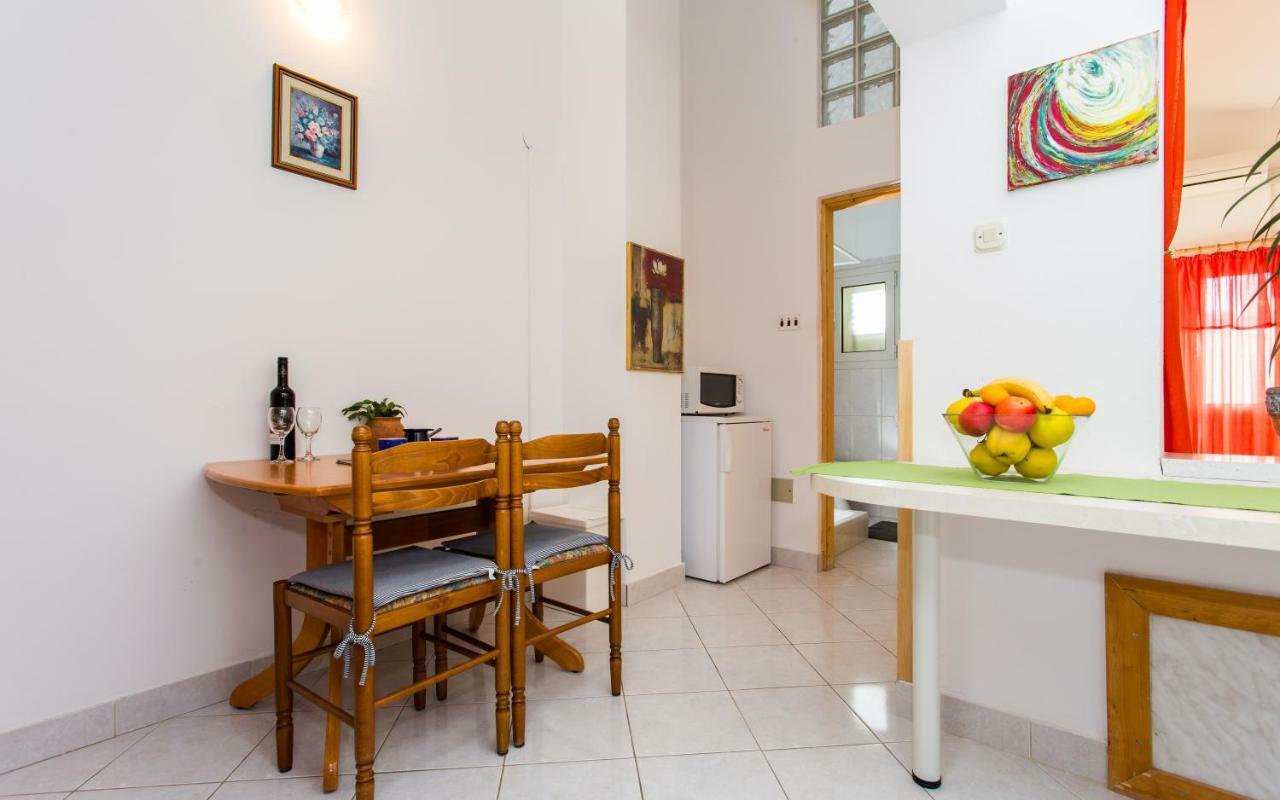 Apartments Luka Baška Eksteriør billede