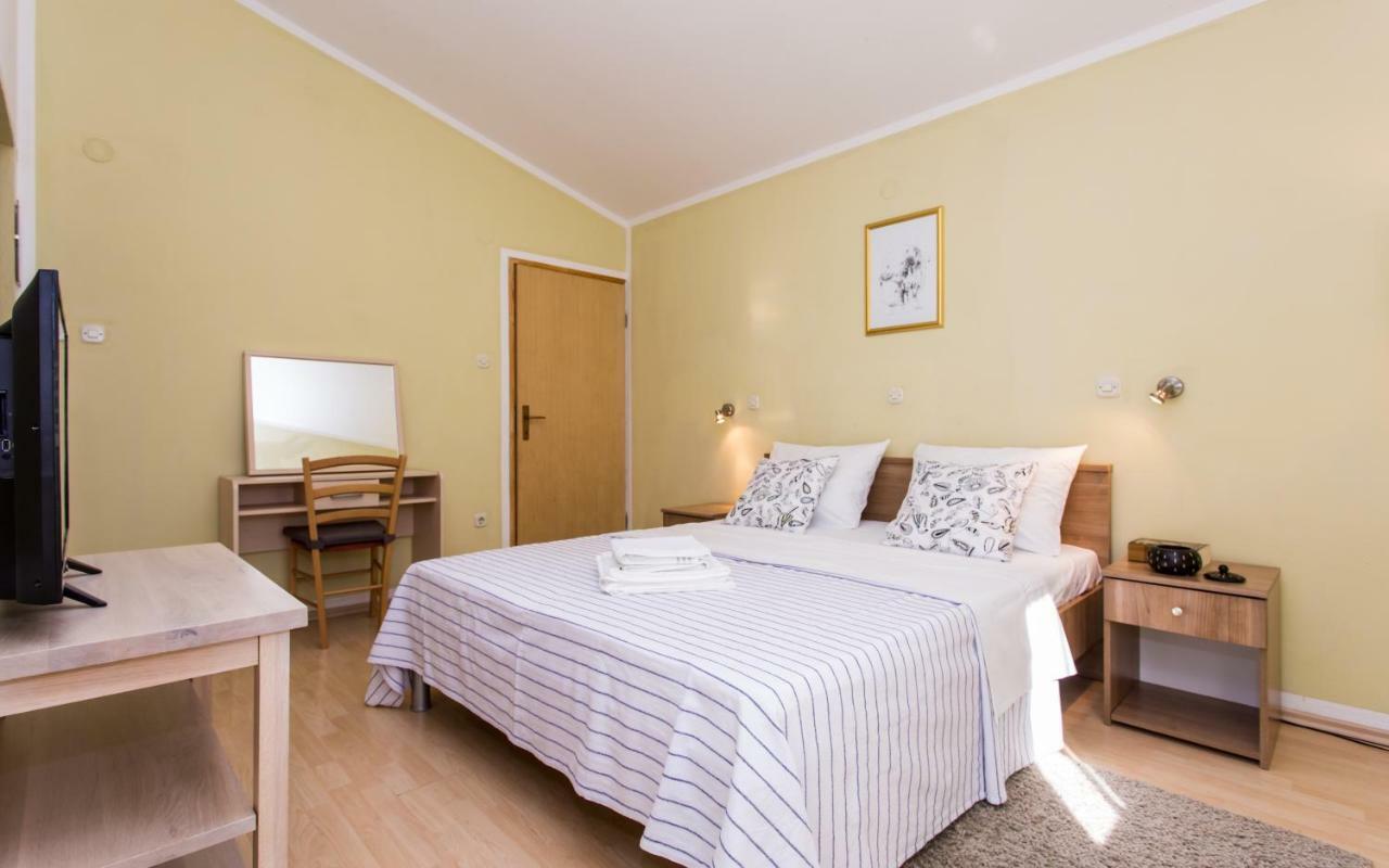 Apartments Luka Baška Eksteriør billede