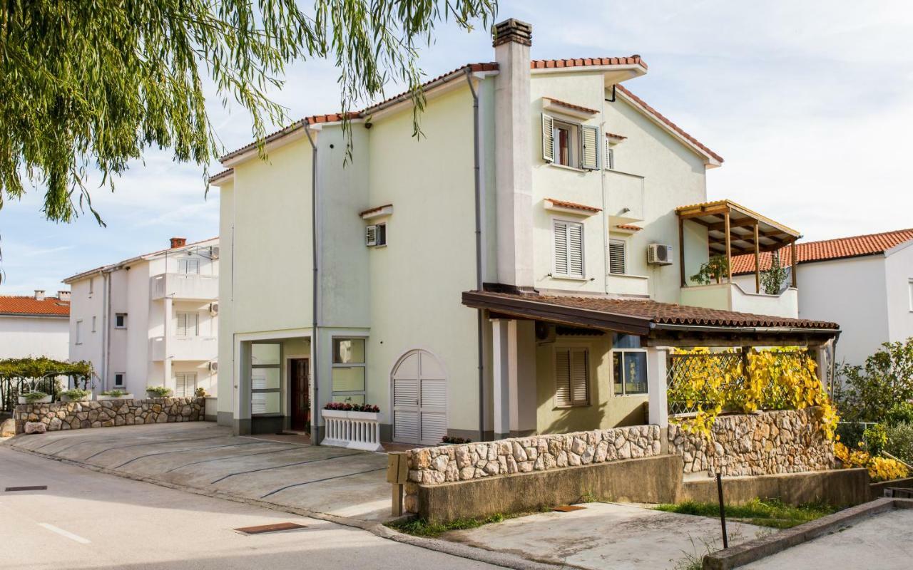 Apartments Luka Baška Eksteriør billede