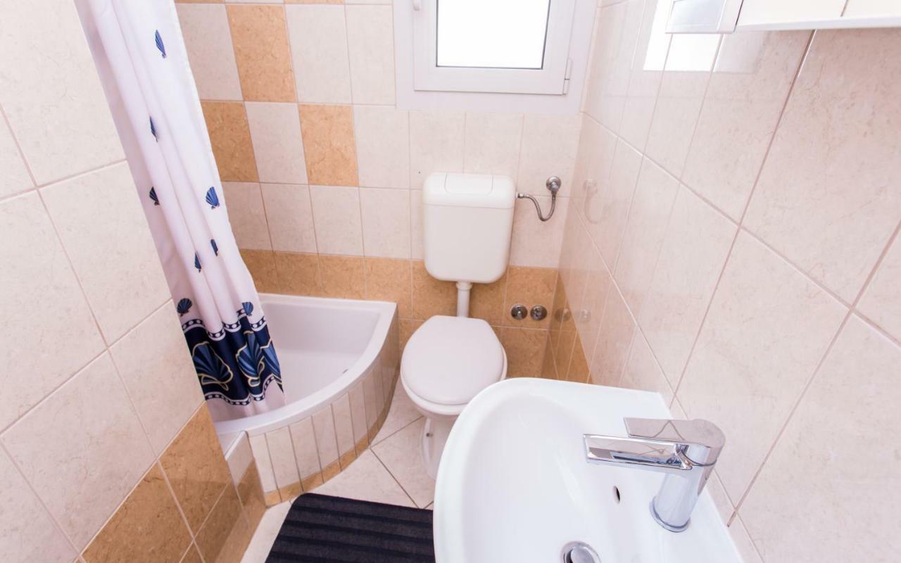 Apartments Luka Baška Eksteriør billede